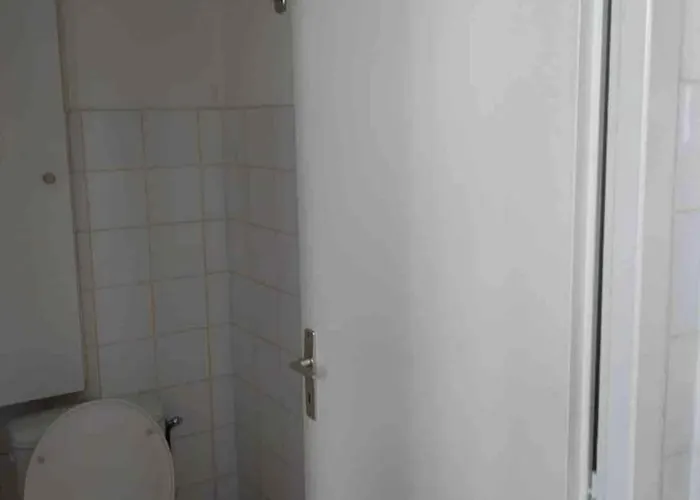 Privatunterkunft Privee Avec Sdb Au Jardin Public