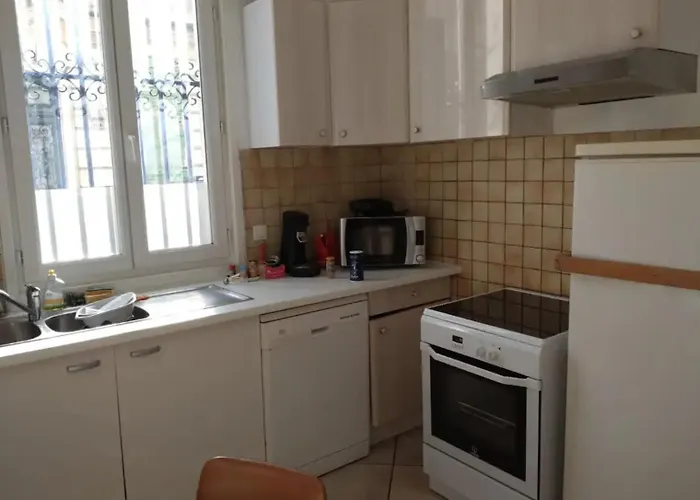 Privatunterkunft Privee Avec Sdb Au Jardin Public