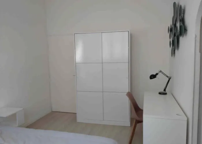 Privatunterkunft Privee Avec Sdb Au Jardin Public